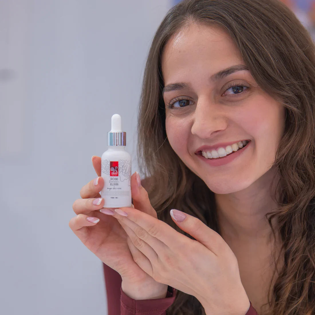 SPEZIELLER ZUGANG Intensives Anti-Aging-Gesichtsserum mit Bio-Rosenöl – Rose Elixir