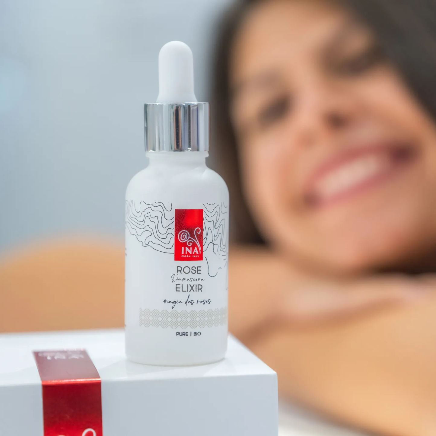 Kaufen Sie 2 Anti-Age-Gesichtsseren und erhalten Sie 1 Active Moisturizer gratis