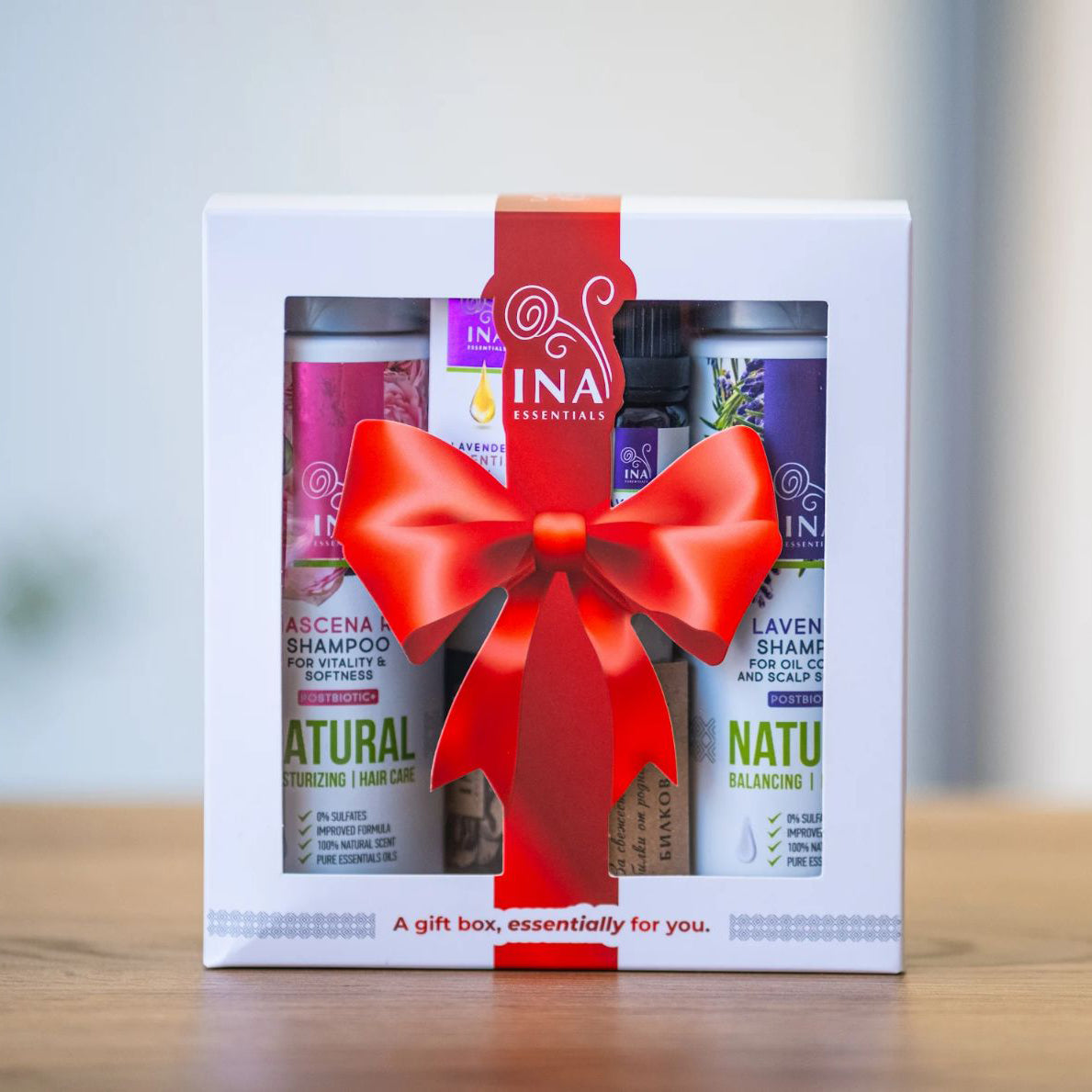 InaEssentials Geschenkbox (17,8 cm × 14,7 cm × 5 cm)