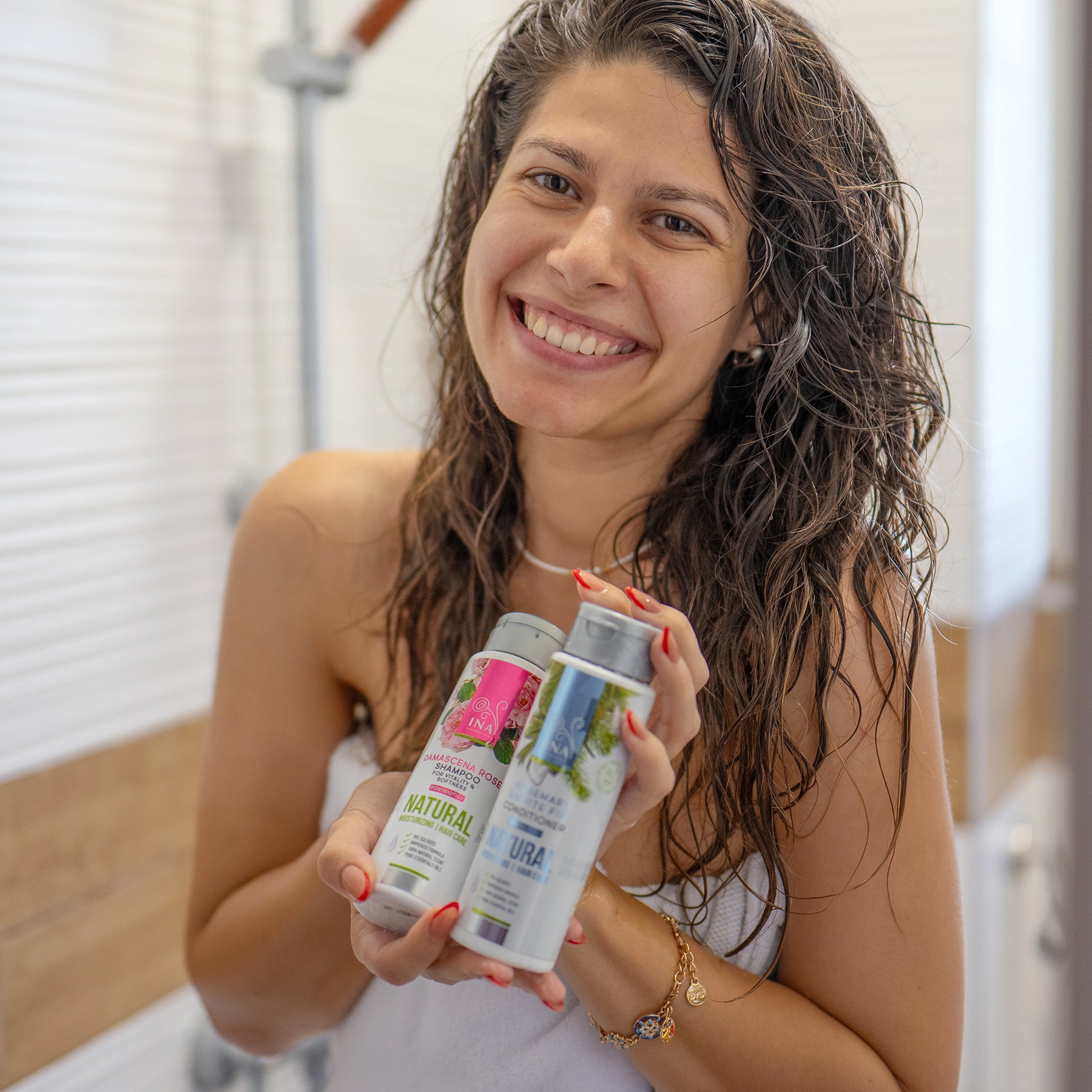 Natürliches Rosen Shampoo für Trockenes und Geschädigtes Haar