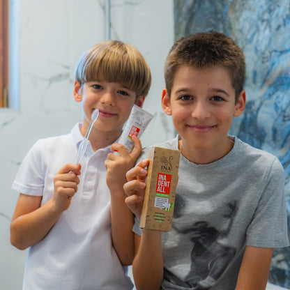 Natürliche fluoridfreie Zahnpasta mit Räucherbaum, Schwarzmeerlauge und Postbiotikum - Ina Dent-All